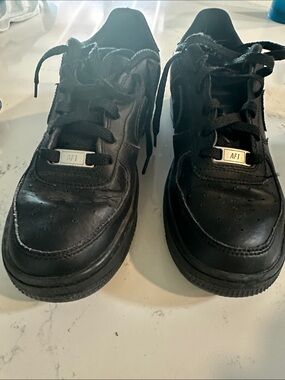 Nike Kids Black Leather Sneakers with AF1 Lace Tags